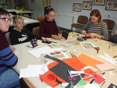 Predpraznična ustvarjalna delavnica v Knjižnici in čitalnici Razkrižje 1